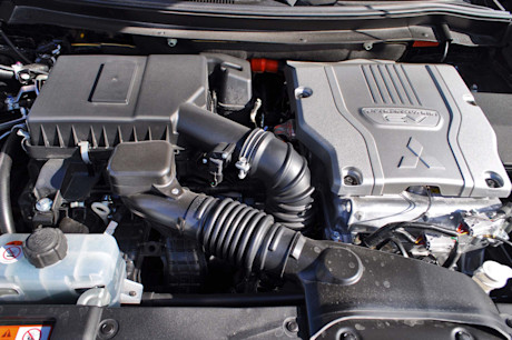 Editorial 2018 mitsubishi outlander phev gt s awc 39 mb