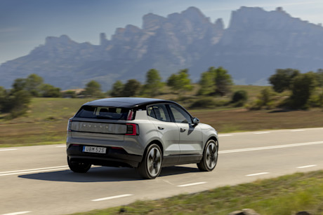 volvo-ex30-vapourgrey-21-b8f12f-7cc88d-2-98e459-7391cc