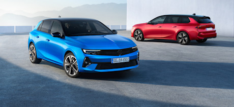 Opel Astra Electric (2022) banner
