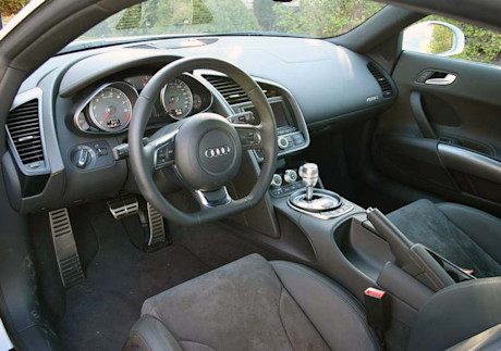 Editorial 2011 audi r8 42 r tronic pb 05