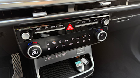 2026 Hyundai Ioniq 9 vs VinFast VF 9 Comparison Test + Video Image