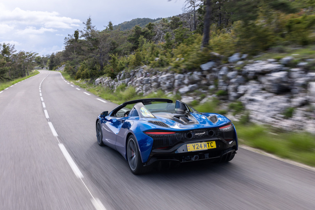 McLaren-Artura-2025 (2).jpeg