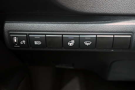 Editorial 2023 toyota corolla le upgrade td 230623 27 jm