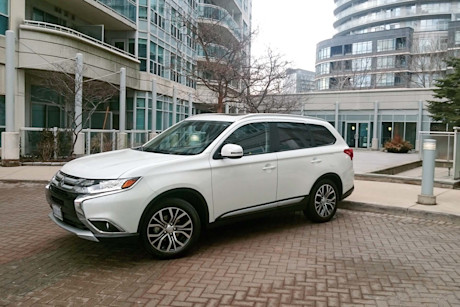 Editorial 07 jb 2016 mitsubishi outlander disney road trip