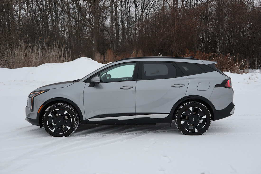2026 Kia Sportage PHEV Review Image
