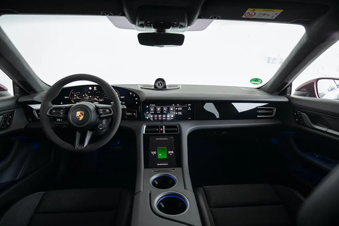 AS24 Porsche Taycan RWD 2021 interieur