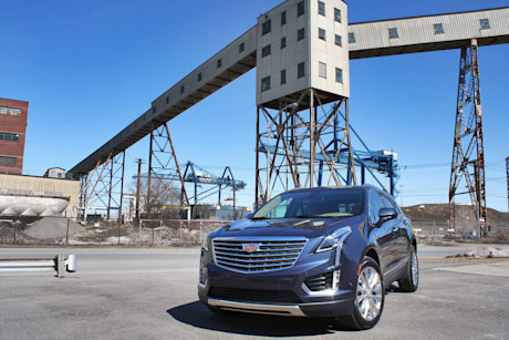 Editorial 2018 cadillac xt5 awd platinum 10 db