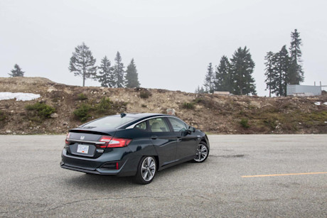 Editorial 2018 honda clarity touring 04 bm