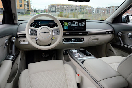 Genesis GV60 Performance 2023 : essai routier Body Image