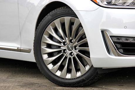 Editorial 2017 genesis g90 33t 10 dh