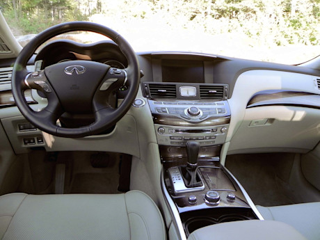 Editorial 07 jp 2011 infiniti m56x