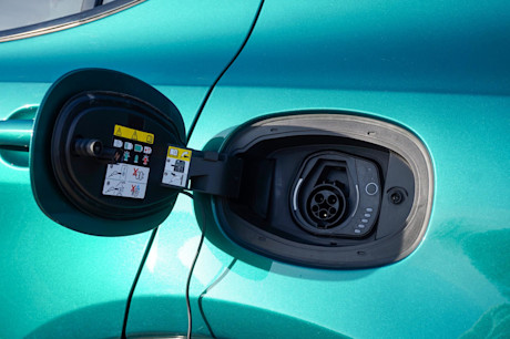 Editorial 2024 alfa romeo tonale veloce phev td 240415 21 jl