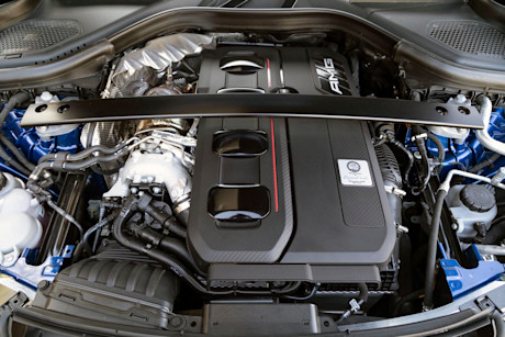 Editorial 2025 mercedes amg glc 63 s fd 231016 19 jw