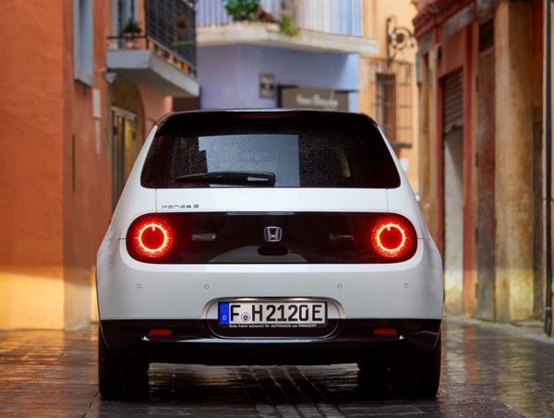 199735_2020_Honda_e.jpg