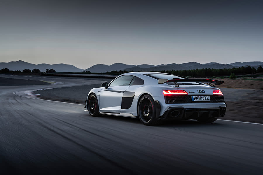 Audi-R8-V10-GT-RWD-2022-autoscout24 (12).jpg