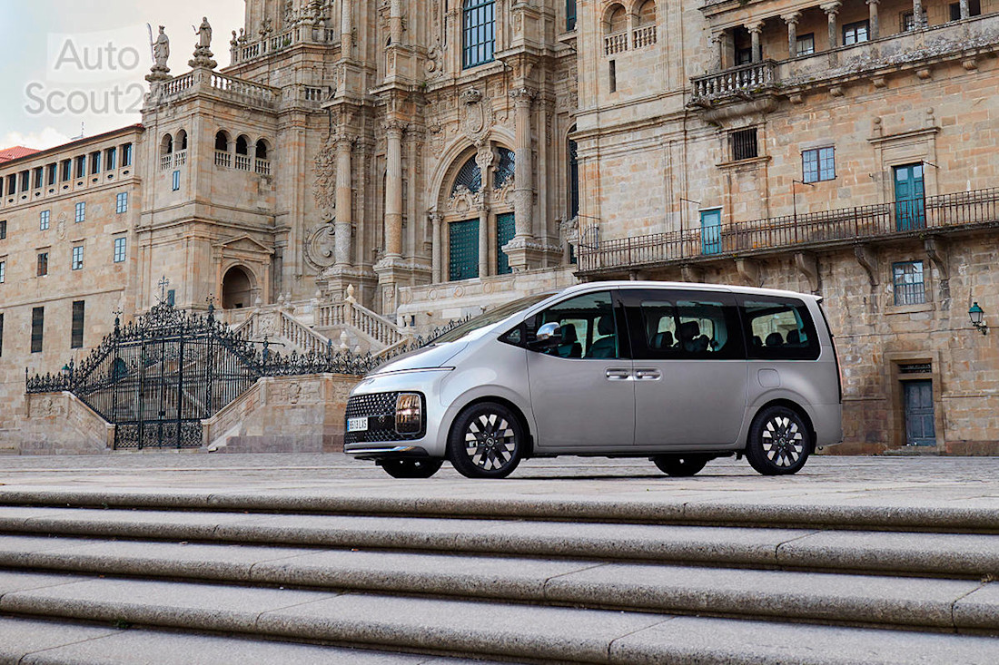 Presentacion-Hyundai-Staria-2022-(10).jpg