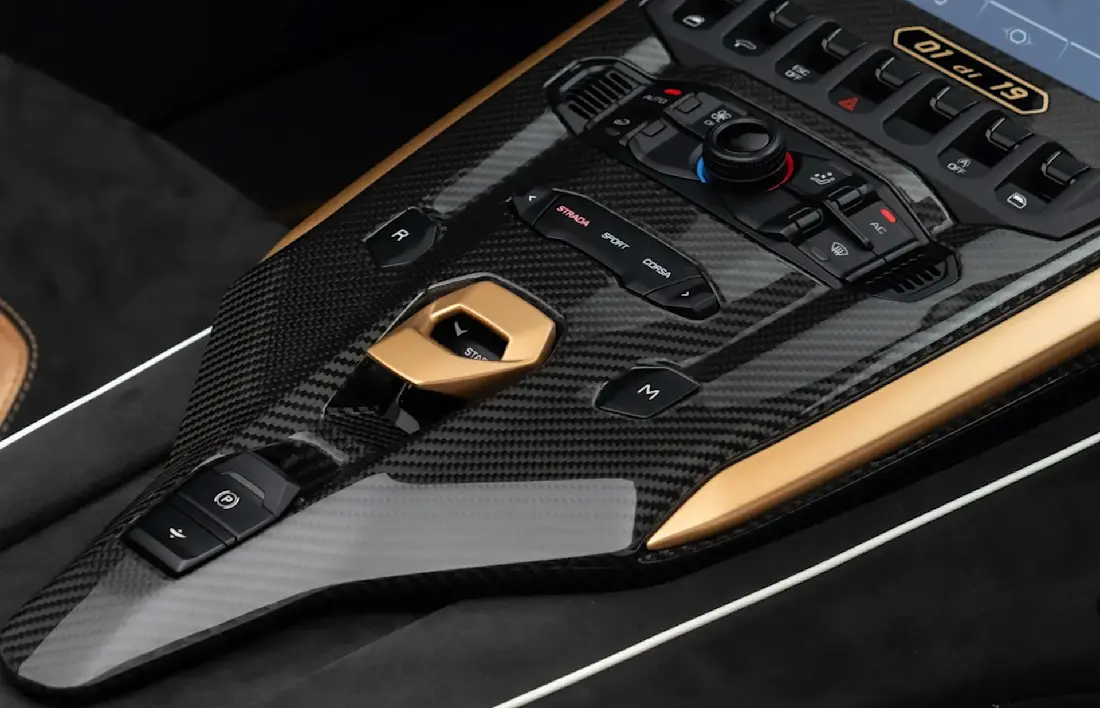 lamborghini-sin-roadster-interior (1).webp