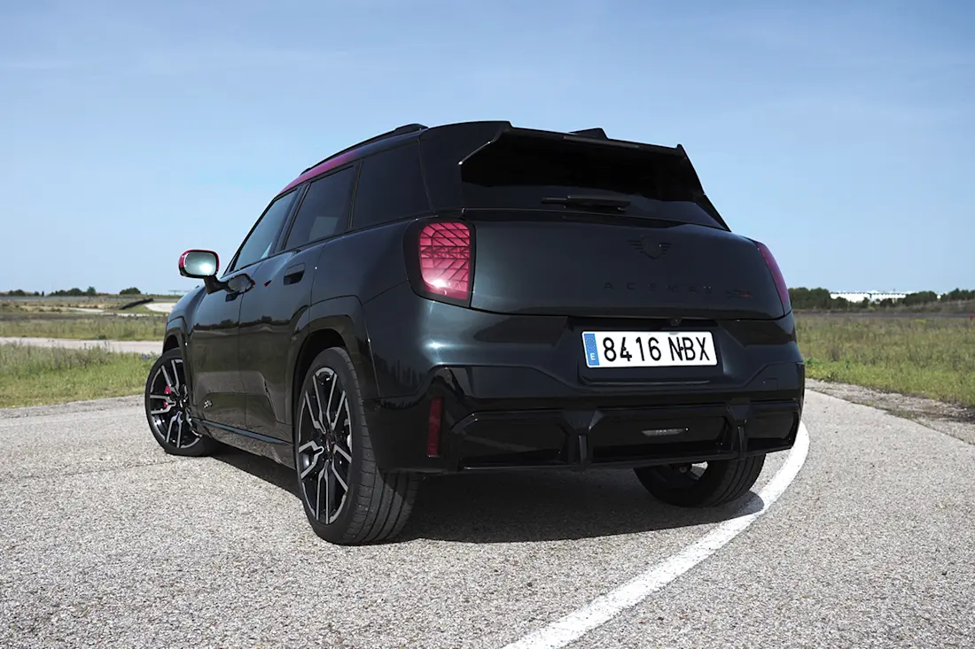 mini-aceman-john-cooper-works-2026 (8)