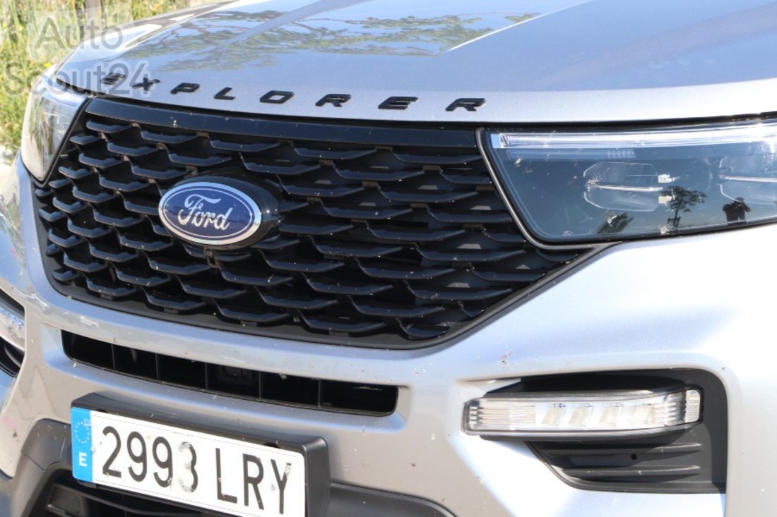 ford-explorer.phev.22.39.jpg