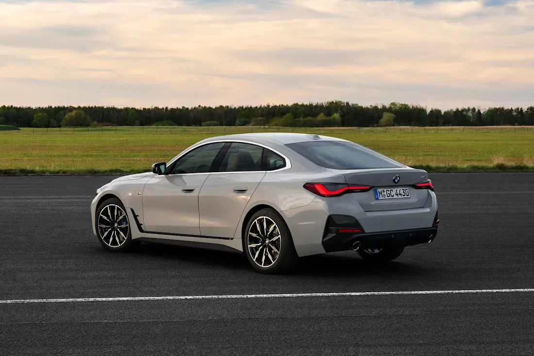 Bei BMW wird der Einstieg in die sportliche Coupé-Baureihe mit dem 4er BMW begründet.  Bei BMW wird der Einstieg in die sportliche Coupé-Baureihe mit dem 4er BMW begründet.