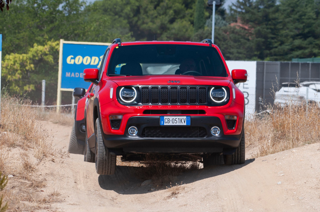 jeep-renegade-4xe (5).jpg