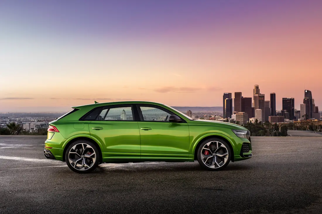 audi-rs-q8-lato
