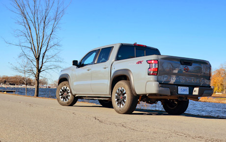 Nissan Frontier PRO-4X 2022 : essai routier Body Image