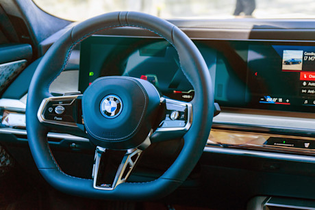 Editorial 2024 bmw i7 m70 fd 231001 12 kd