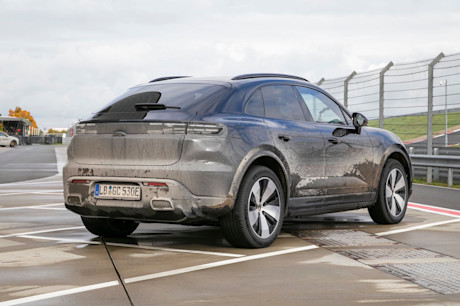 Editorial 2025 porsche macan ev p 231211 04 jw