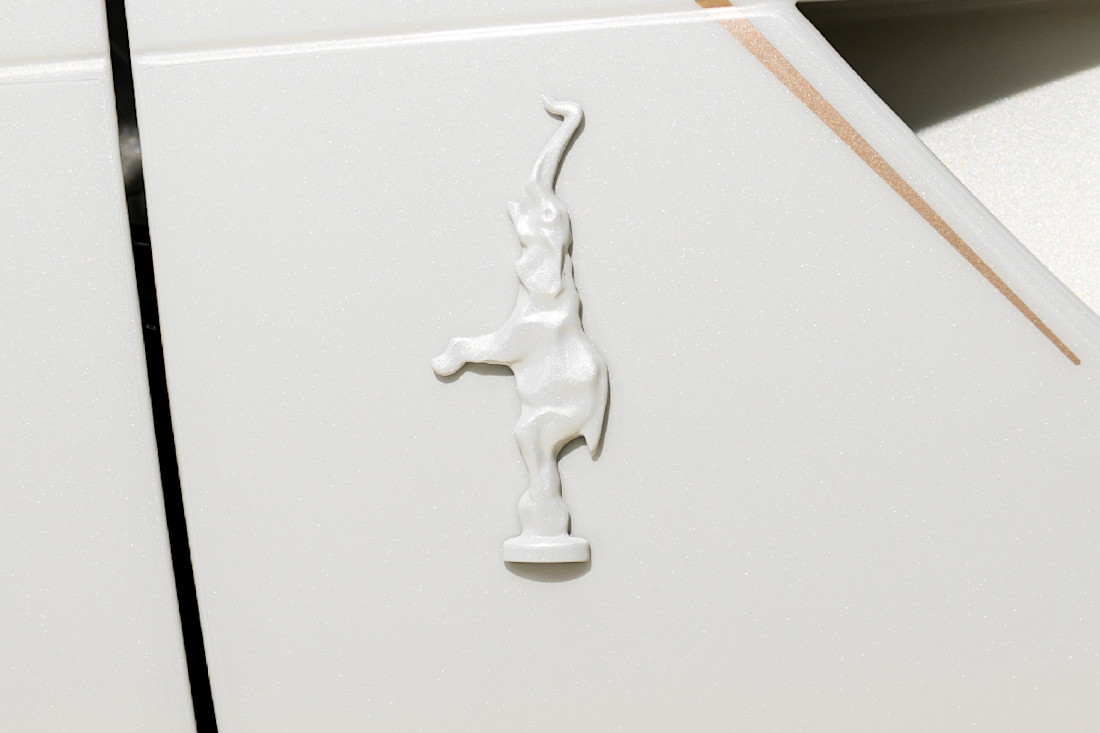 BUGATTI-Mistral-Sur-Mesure-La-Perle-Rare-2026 (9).jpg