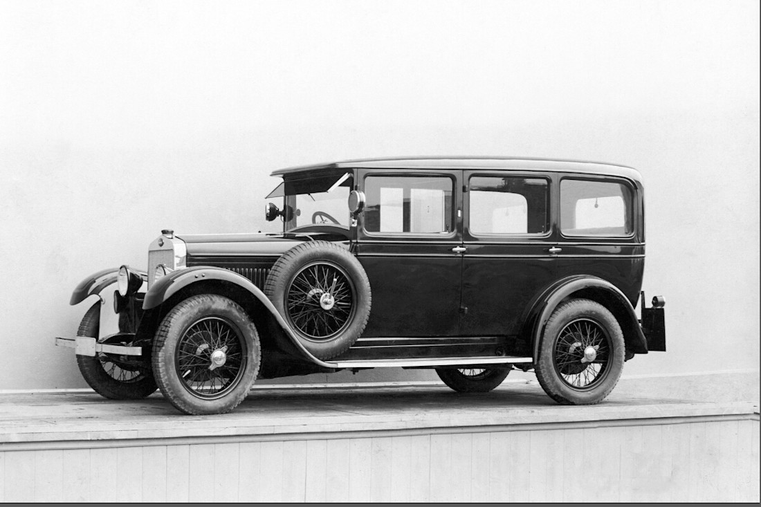 Skoda-historia_skoda_limousine.jpeg