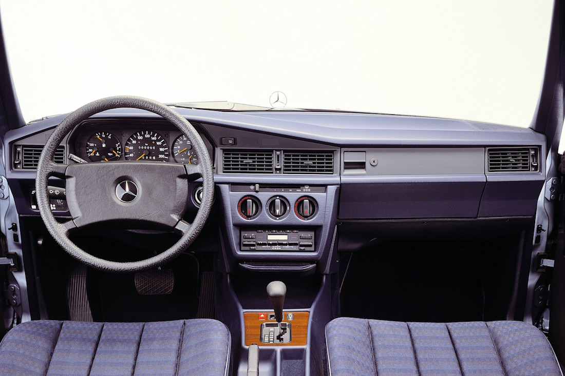 Mercedes 190 AS24 3