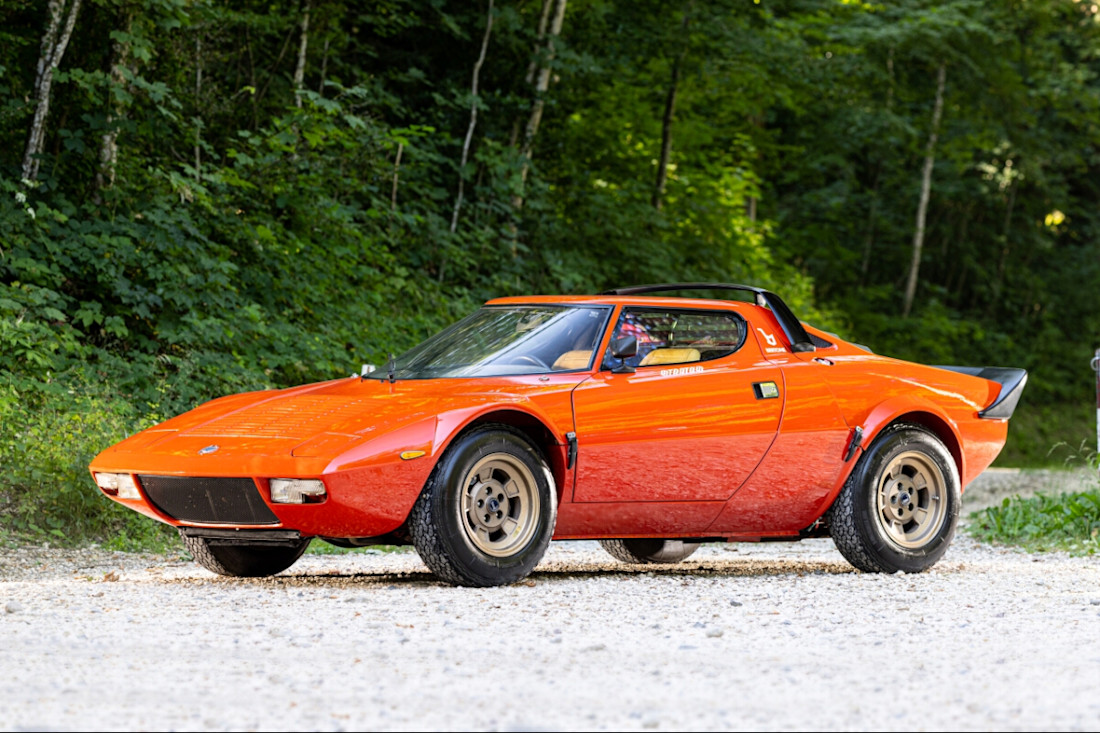 Lancia-stratos-hf-stradale-1975.jpg