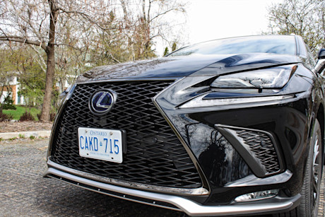 Lexus NX 300h 2021 : essai routier Image