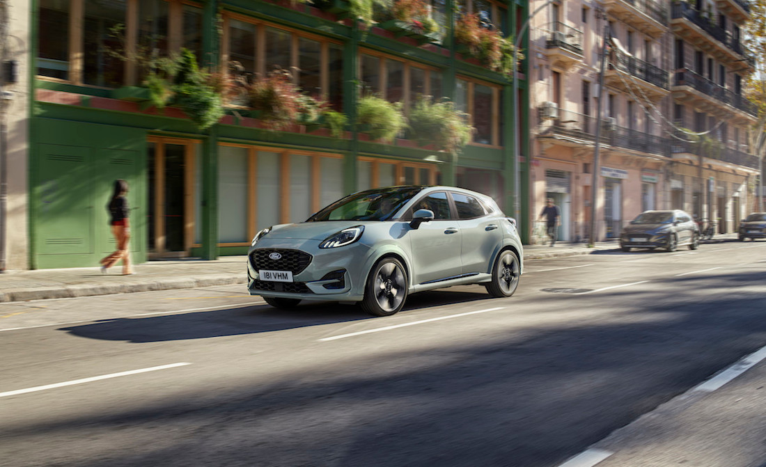 Ford Puma facelift: nog even met benzinemotor (2024)