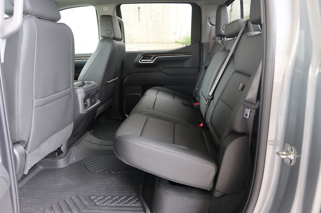 2026 Chevrolet Silverado 1500 Diesel Trail Boss - TD - JM - 260618 - 4.jpg
