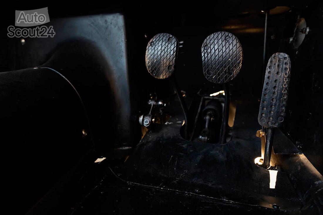 Ferrari 410 Spider Carrol Shelby (9).jpg