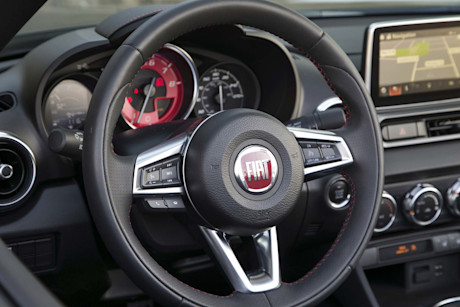 Editorial 2017 fiat 124 spider abarth 15 jw