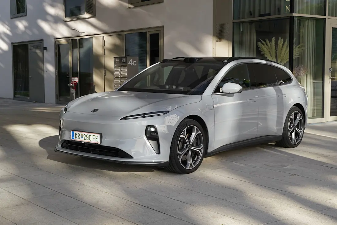 1 titelbild nio-et5-touring-2026-seitlich
