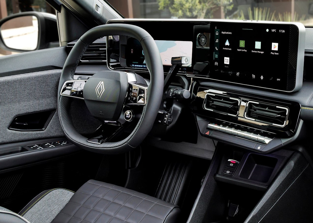 Renault-4 E-Tech interior