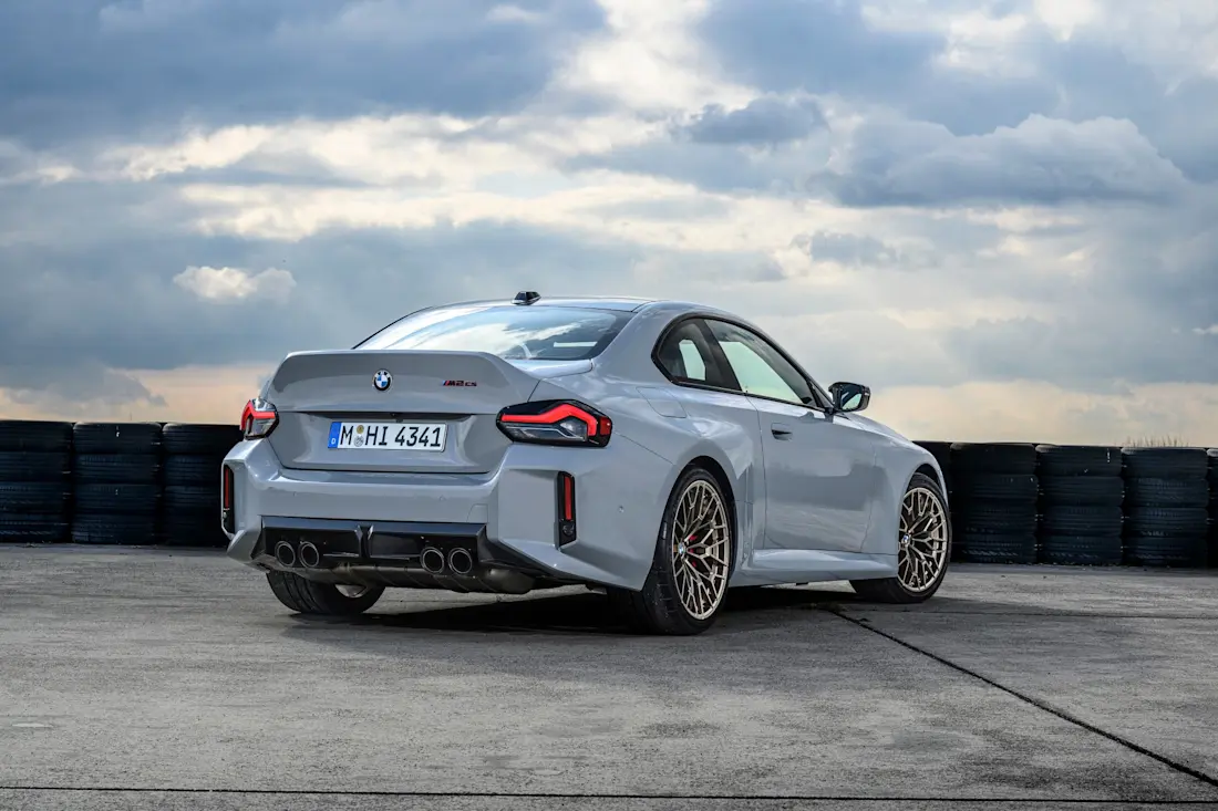 P90600878 lowRes the-new-bmw-m2-cs