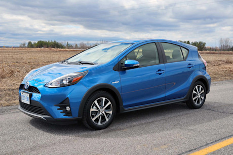 Editorial 2019 toyota prius c technology 05 jm