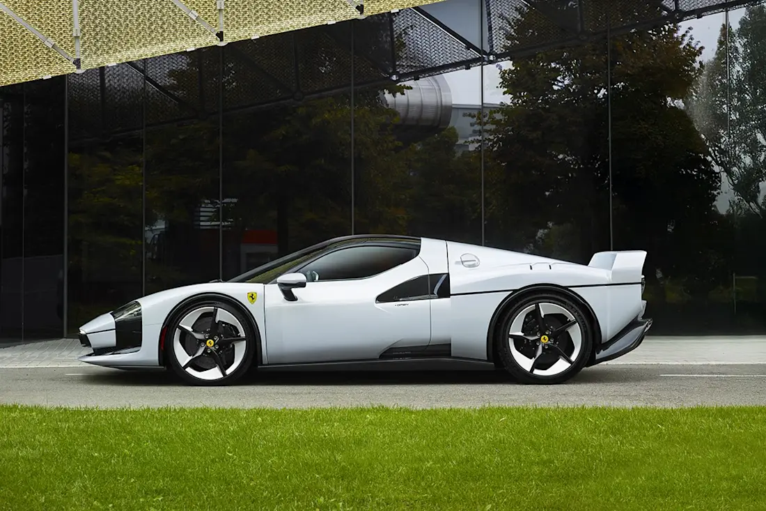 BEBE20251023 Ferrari SC40 03