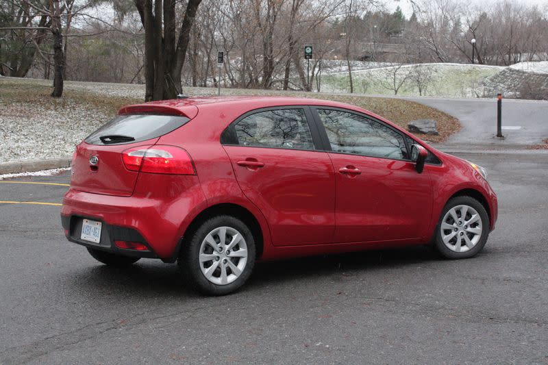 Editorial 2012 kia rio cc 003 3705