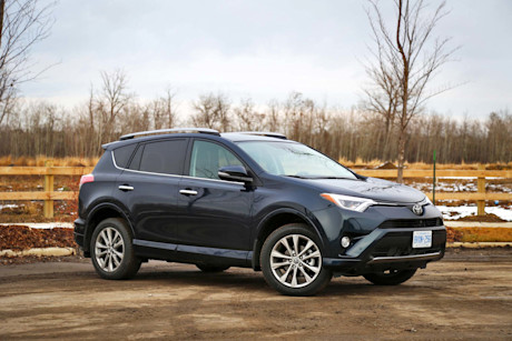 Editorial 2017 toyota rav4 limited 02 ts