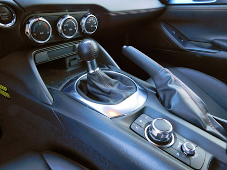 Editorial 2016 mazda mx 5 gt sh 29