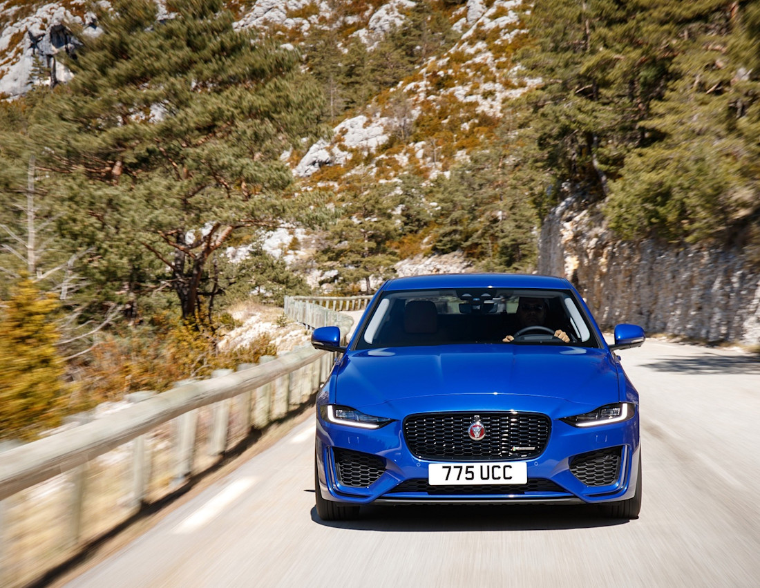 AS24_-_Jaguar_XE__8_.jpg