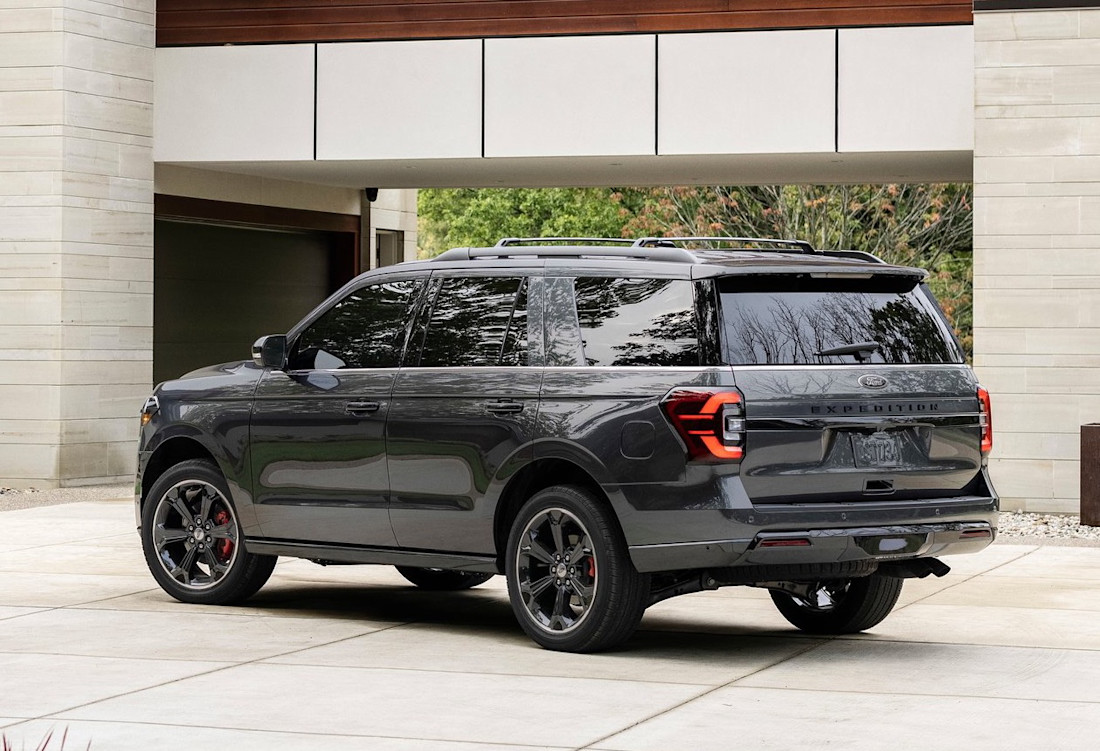 ford-expedition-back