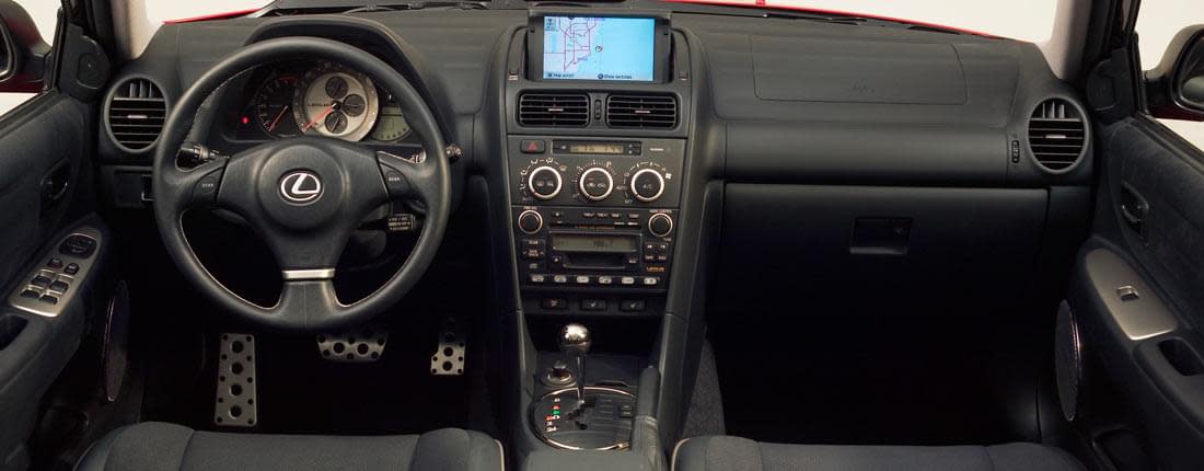 lexus-is-300-l-04