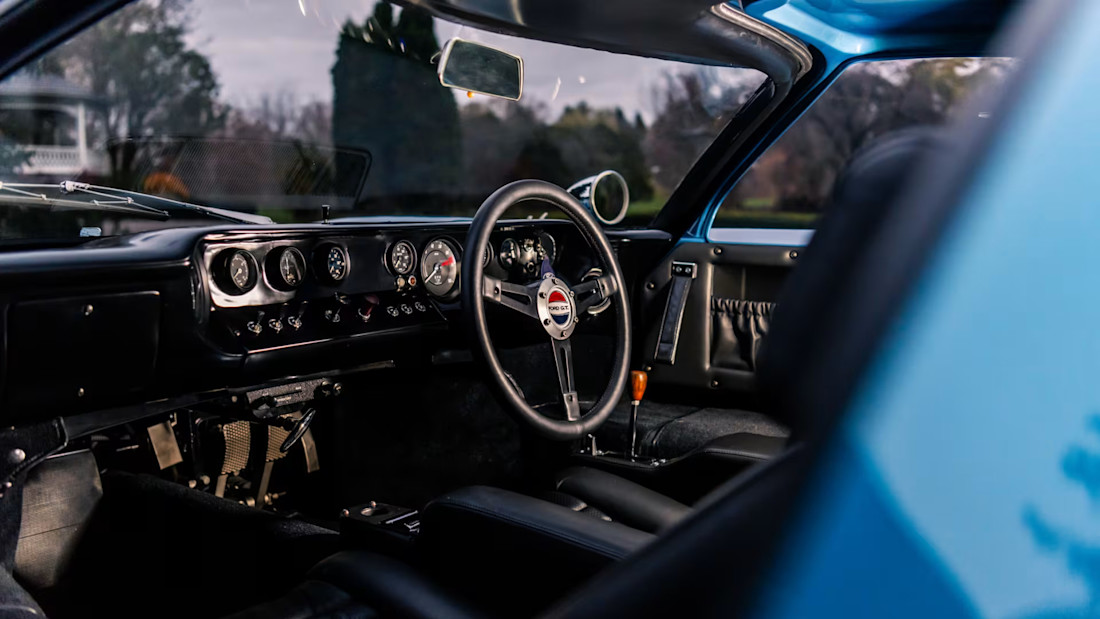 Ford-GT40-MkI-11966-autoscout24 (2).jpg